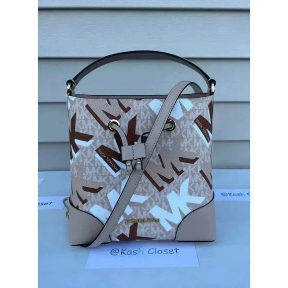 Michael Kors MK Purse Mercer Medium Drawstring Bucket Messager Bag -Buff Multi